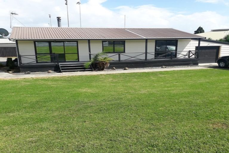 Photo of property in 21 Churchill Terrace, Waiuku, 2123