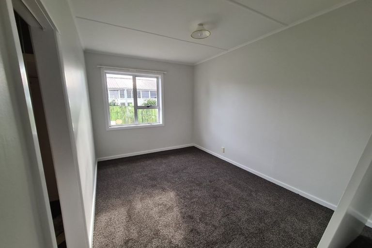 Photo of property in 94 Omata Road, Marfell, New Plymouth, 4310