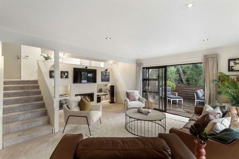 Photo of property in 29 Eastcliffe Road, Castor Bay, Auckland, 0620