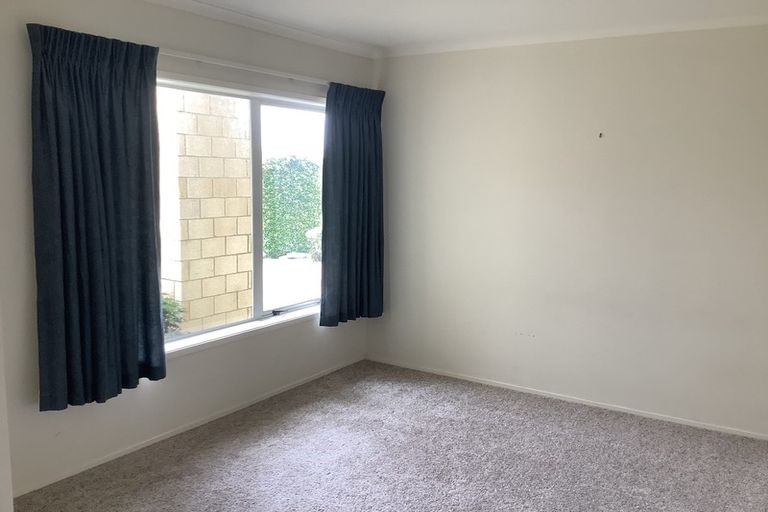 Photo of property in 1 Aufidius Place, Pukekohe, 2120