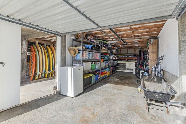 Photo of property in 37 Mcfarlane Street, Oakura, 4314