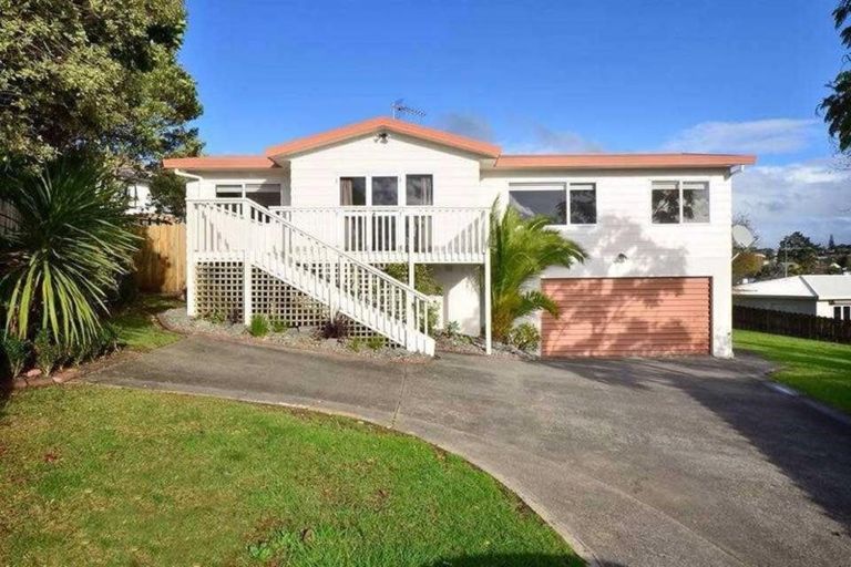 Photo of property in 64 Barbados Drive, Unsworth Heights, Auckland, 0632