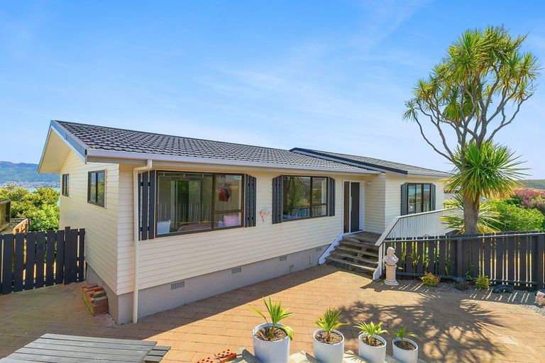 Photo of property in 36 Eskdale Road, Papakowhai, Porirua, 5024