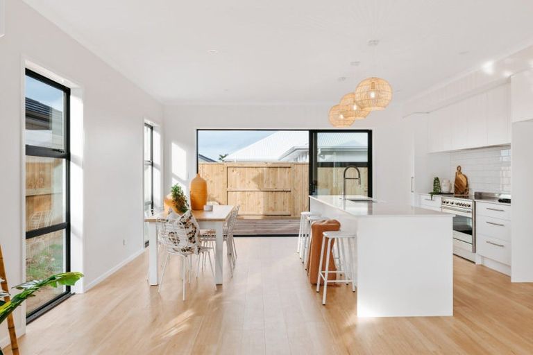 Photo of property in 4 Sapida Close, Papamoa Beach, Papamoa, 3118