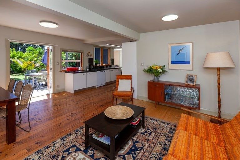 Photo of property in 44 Ngapaki Street, Waikanae Beach, Waikanae, 5036