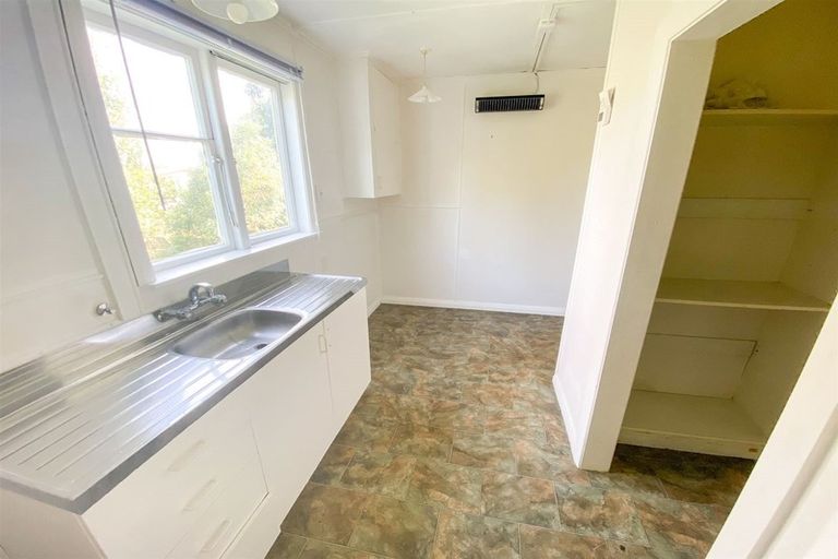 Photo of property in 1 Albert Street, Dannevirke, 4930