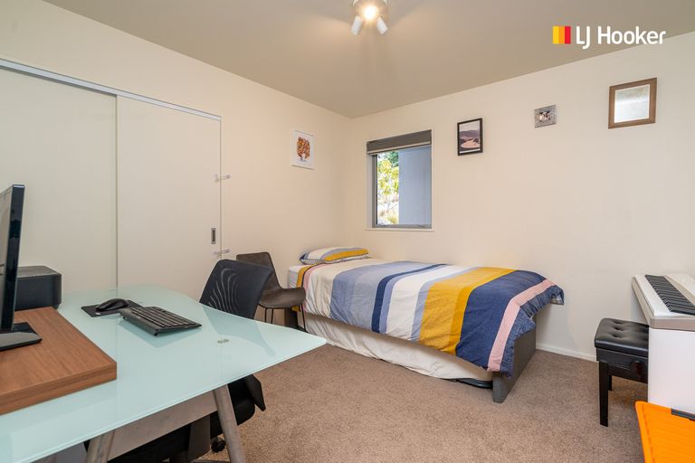 Photo of property in 25 Sretlaw Place, Brockville, Dunedin, 9011