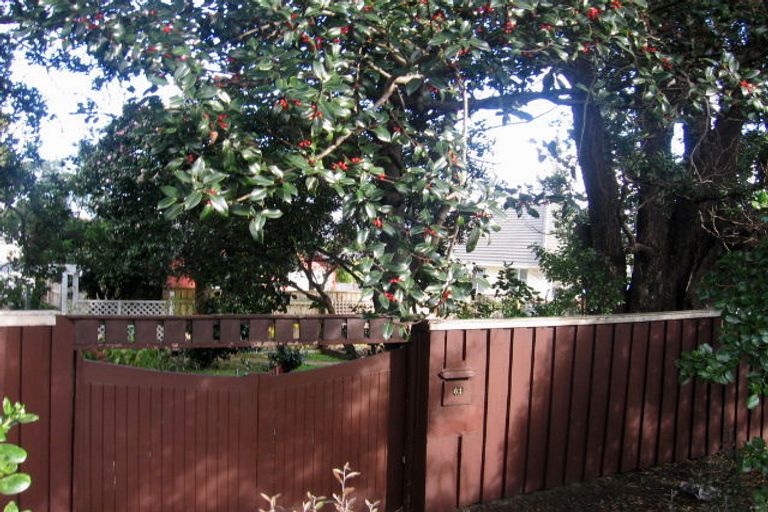 Photo of property in 61 Whites Line East, Waiwhetu, Lower Hutt, 5010