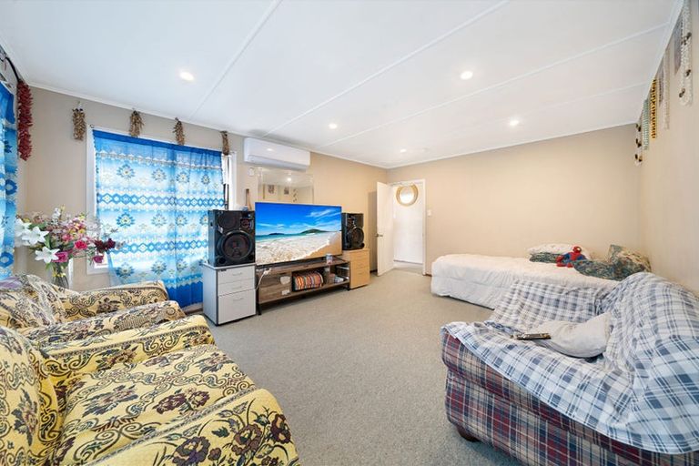 Photo of property in 18 Bernard Street, Mount Wellington, Auckland, 1062