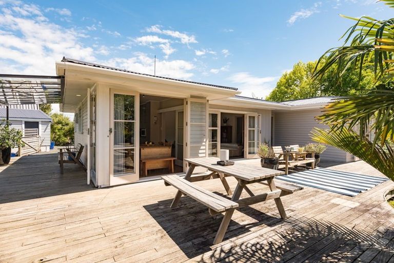 Photo of property in 2 Goffe Drive, Haruru, 0204