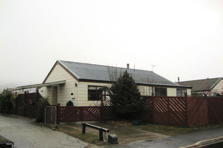 Photo of property in 10 Linrosa Place, Cromwell, 9310