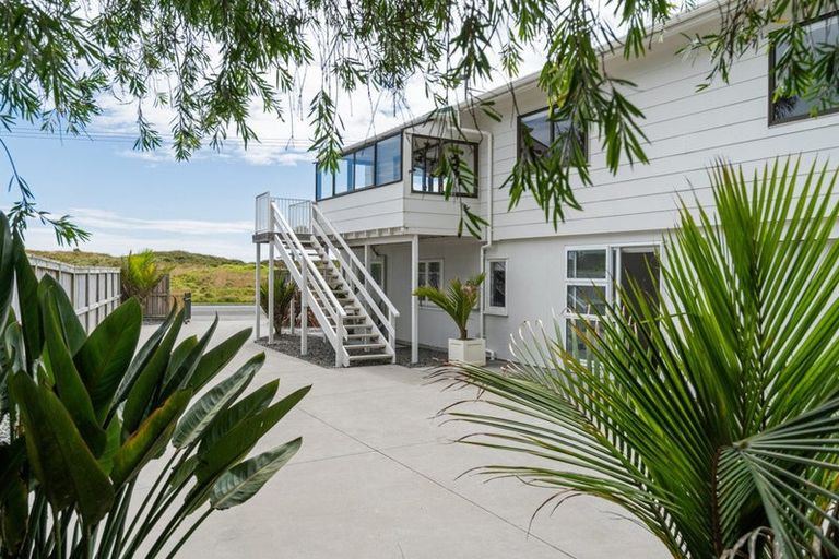 Photo of property in 350 Papamoa Beach Road, Papamoa Beach, Papamoa, 3118