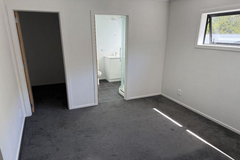 Photo of property in 9 Lowry Heights, Stokes Valley, Lower Hutt, 5019