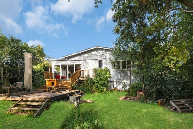 Photo of property in 117 Hutchinson Avenue, New Lynn, Auckland, 0600