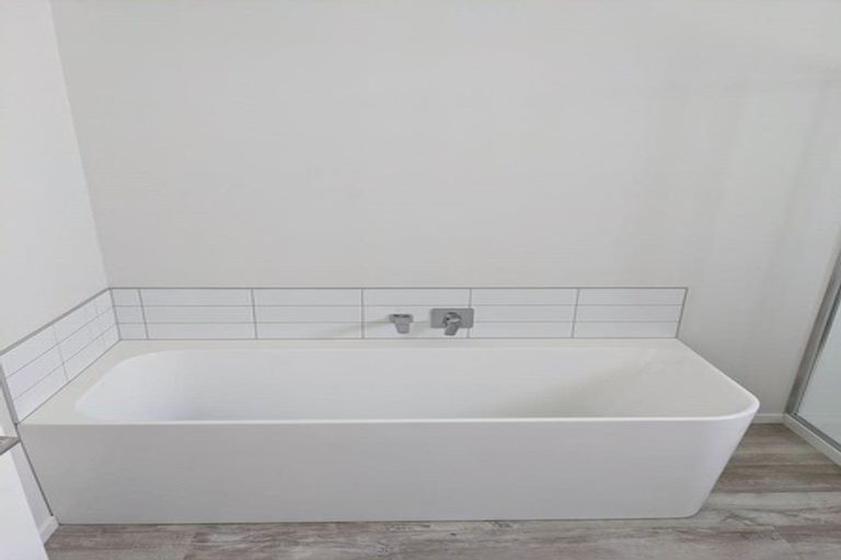 Photo of property in 1b Breakwater Way, Whitby, Porirua, 5024