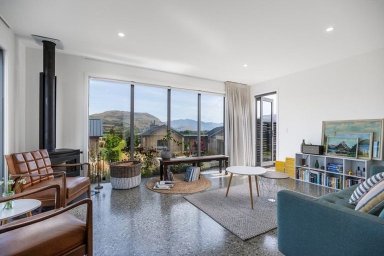 Photo of property in 6 Polperro Court, Jacks Point, Queenstown, 9371