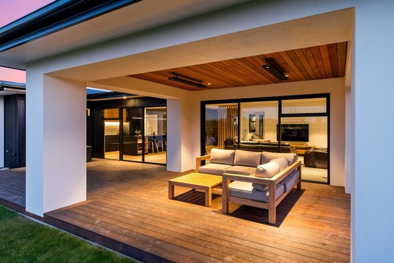 Photo of property in 19 Frank Ernest Crescent, Prebbleton, 7676