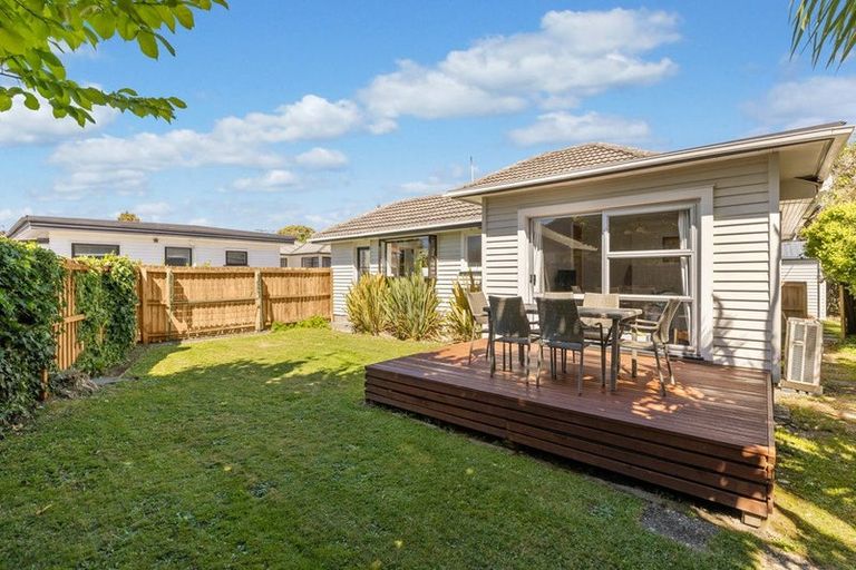 Photo of property in 67 Coopers Road, Dallington, Christchurch, 8061