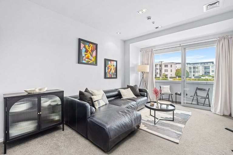Photo of property in Shoal Haven Apartments, 307a/130 Anzac Street, Takapuna, Auckland, 0622