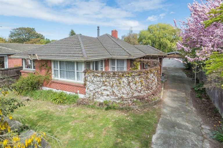 Photo of property in 35 Sevenoaks Drive, Bryndwr, Christchurch, 8053