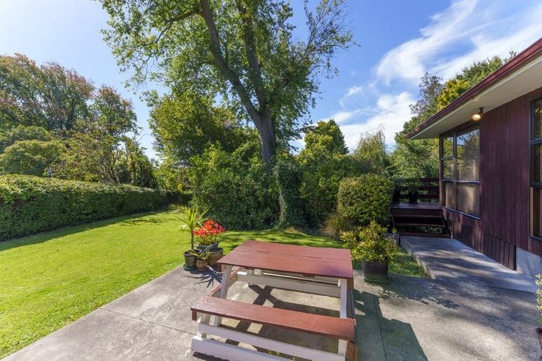 Photo of property in 85 Avonhead Road, Avonhead, Christchurch, 8042