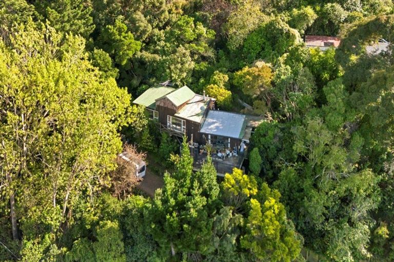 Photo of property in 1077 Dyers Pass Road, Governors Bay, 8971