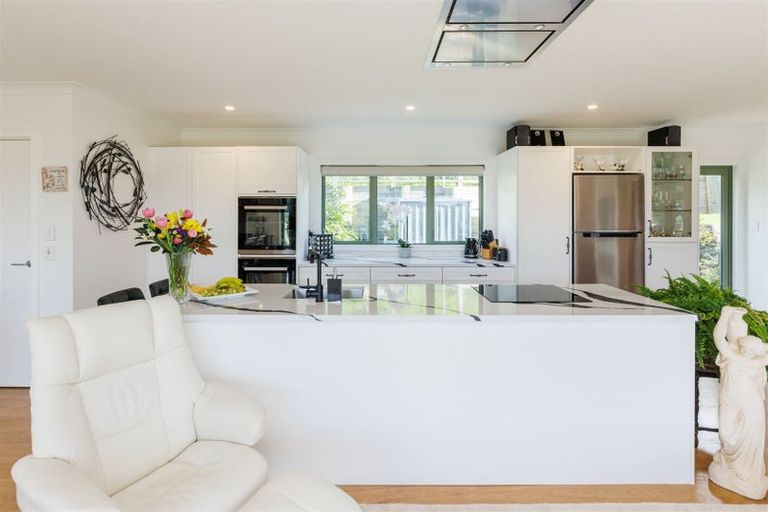 Photo of property in 121 Cashmere Drive, Fitzherbert, Palmerston North, 4410