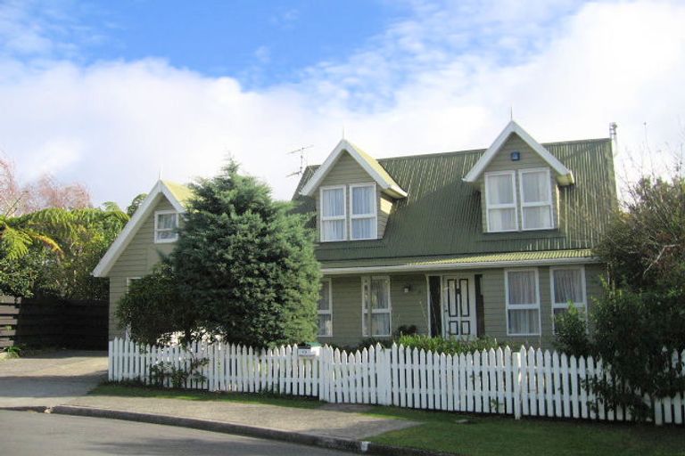 Photo of property in 10 Haast Close, Kelson, Lower Hutt, 5010