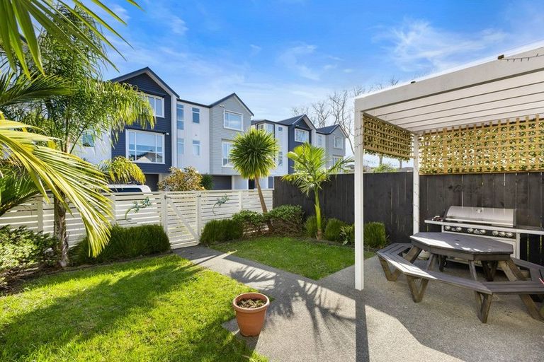 Photo of property in 15 Watermill Lane, Silverdale, 0932