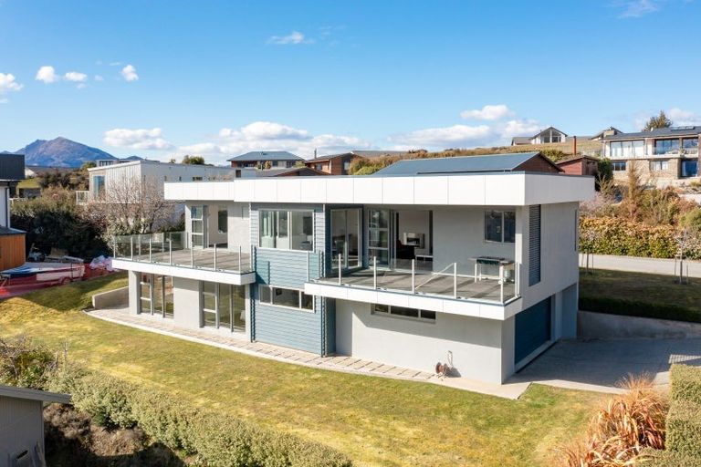 Photo of property in 5 Bovett Place, Wanaka, 9305