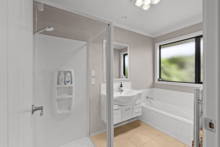 Photo of property in 31 Chestnut Close, Kelvin Grove, Palmerston North, 4414