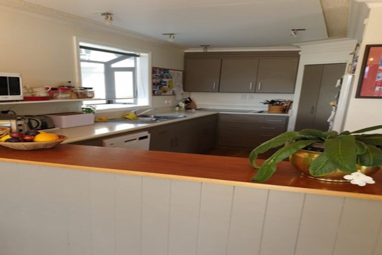 Photo of property in 20 Broadway, Picton, 7220