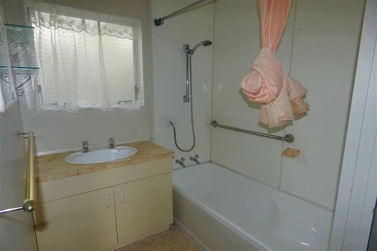 Photo of property in 1/14 Beaumonts Way, Manurewa, Auckland, 2102