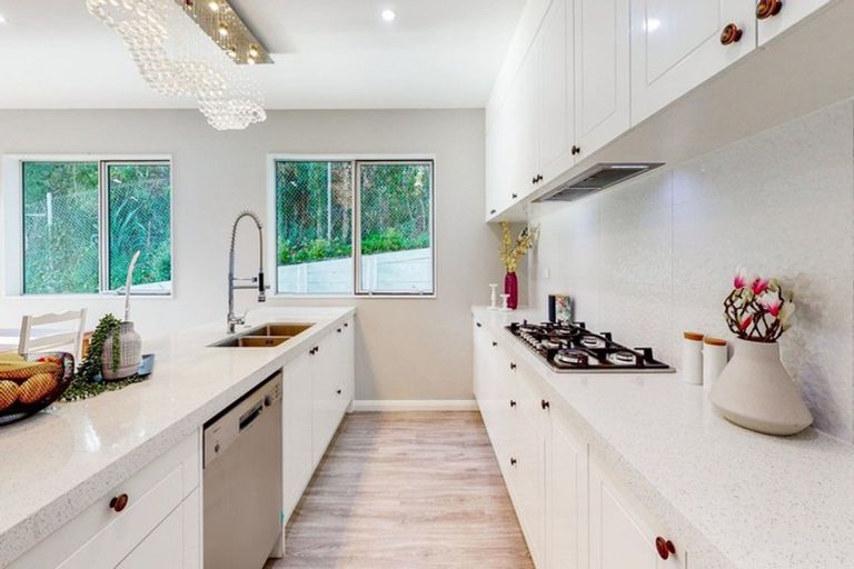 Photo of property in 12 Moko Lane, Greenhithe, Auckland, 0632