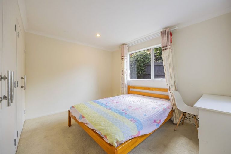 Photo of property in 22 Merriefield Avenue, Forrest Hill, Auckland, 0620