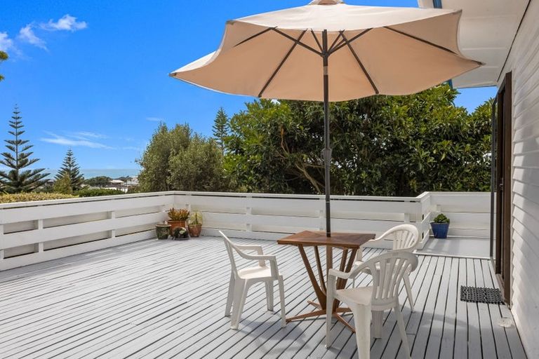 Photo of property in 10 Lawry Street, Moturoa, New Plymouth, 4310