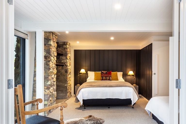 Photo of property in 224 Lake Terrace, Waipahihi, Taupo, 3330