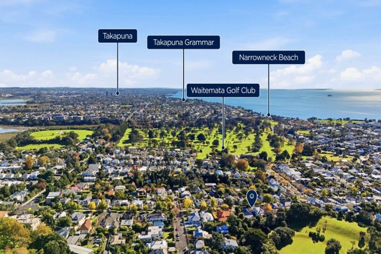 Photo of property in 2/32 Albert Road, Devonport, Auckland, 0624