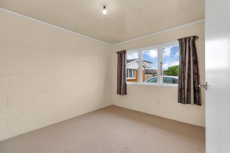 Photo of property in 3 Norman Spencer Drive, Papatoetoe, Auckland, 2104