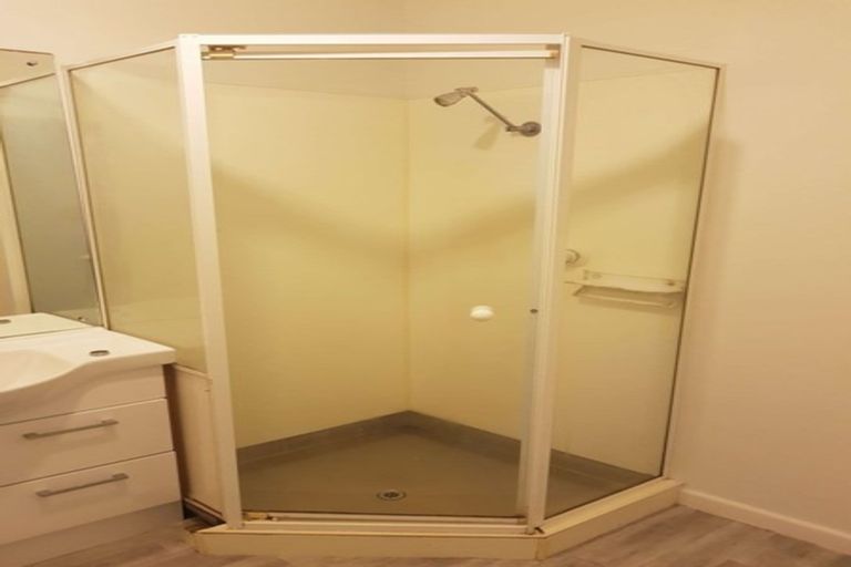 Photo of property in 37 Pakuranga Road, Pakuranga, Auckland, 2010