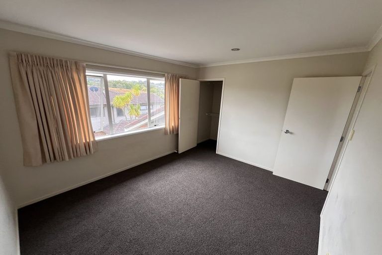 Photo of property in 9 Canyon Drive, Oteha, Auckland, 0632