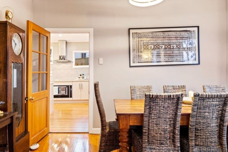 Photo of property in 29 Masterton Road, Rothesay Bay, Auckland, 0630