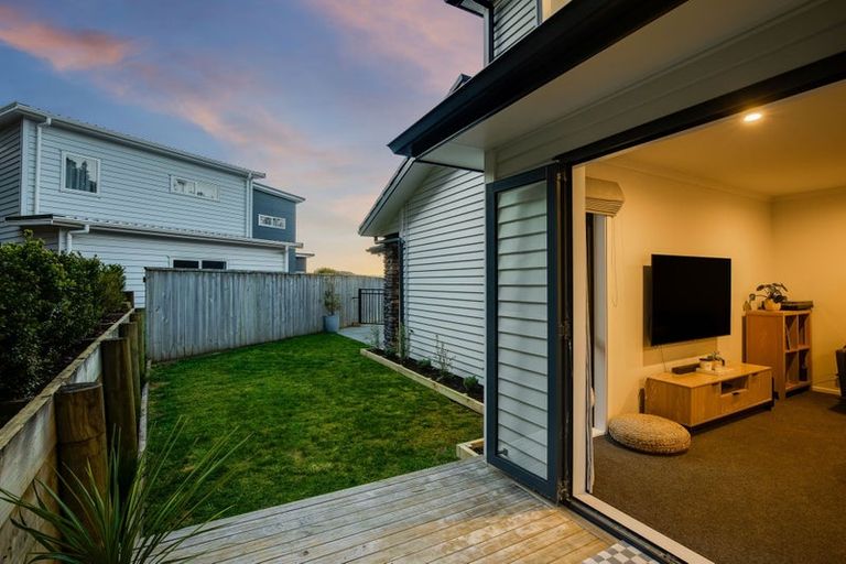 Photo of property in 75 Banks Boulevard, Whitby, Porirua, 5024