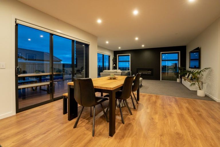 Photo of property in 70 Katania Heights, Brightwater, 7022