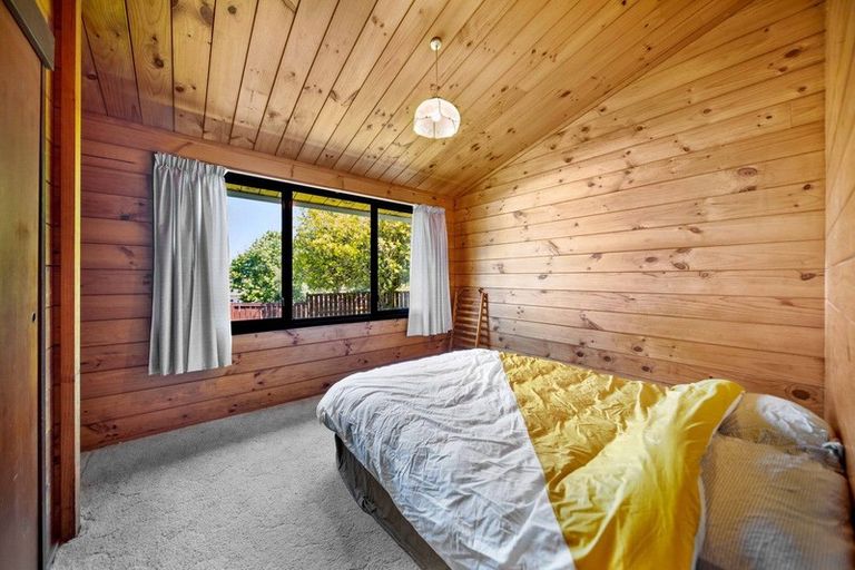 Photo of property in 10 Chrisarda Place, Red Hill, Papakura, 2110