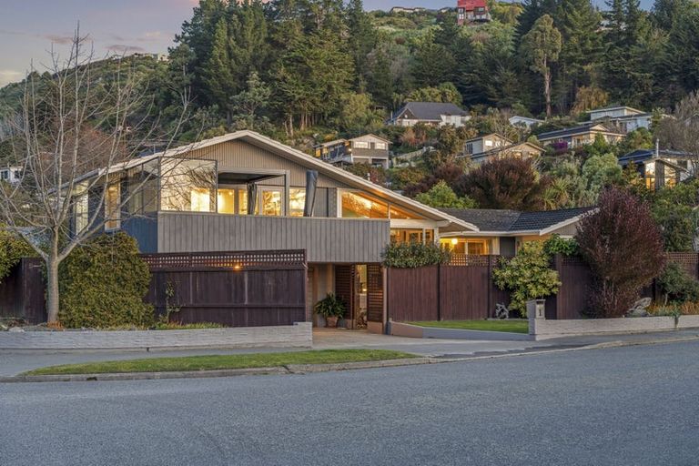 Photo of property in 1 Gunns Crescent, Cashmere, Christchurch, 8022