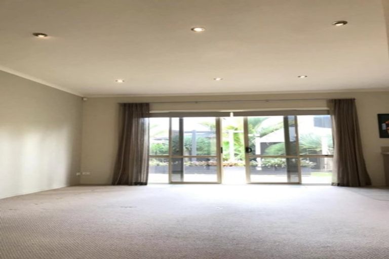 Photo of property in 3 Stornaway Drive, Flat Bush, Auckland, 2016