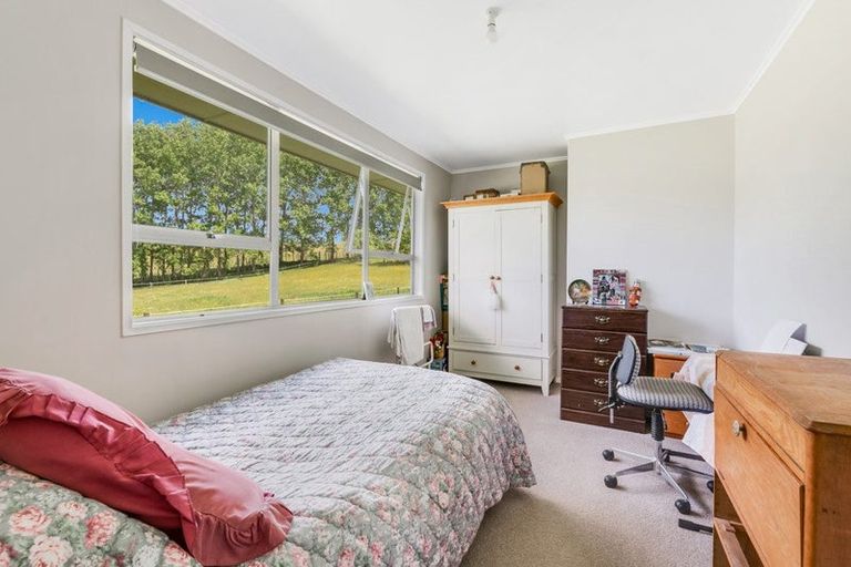 Photo of property in 47 Crosland Road, South Head, Helensville, 0874