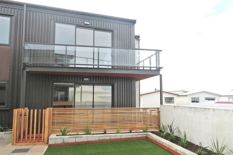 Photo of property in The Firemans Apartments, 205/321 Jackson Street, Petone, Lower Hutt, 5012