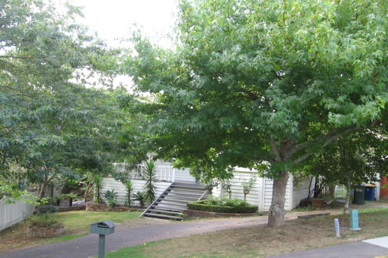 Photo of property in 1 Telephone Road, Birkenhead, Auckland, 0626